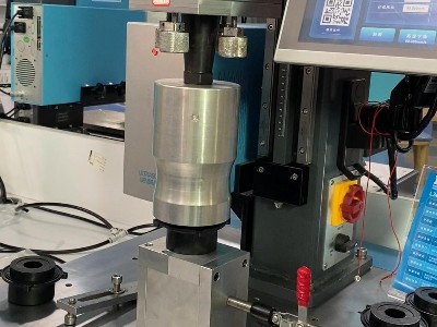 超聲波焊接車門把手內襯：以科技之力重塑汽車內飾品質